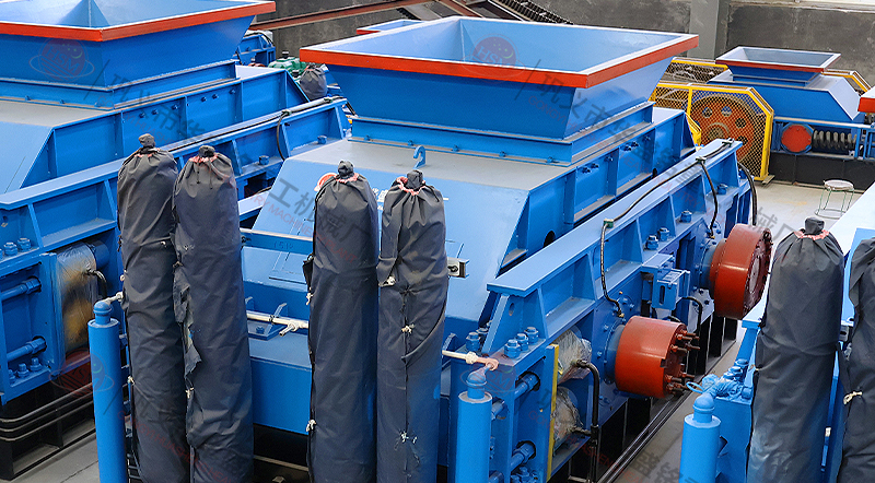 全液壓對(duì)輥式制砂機(jī) 全液壓對(duì)輥式制砂機(jī)